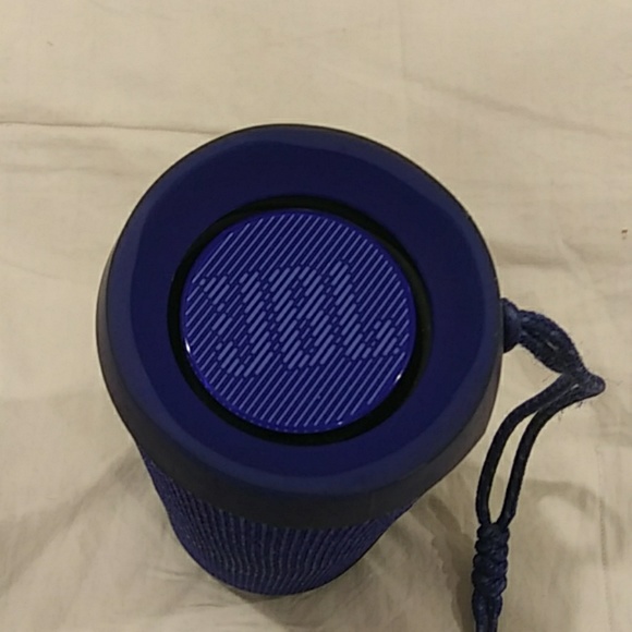 JBL FLIP 4 - Picture 3 of 4